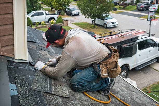 Professional Gutter Installation technician working in Buckingham, FL